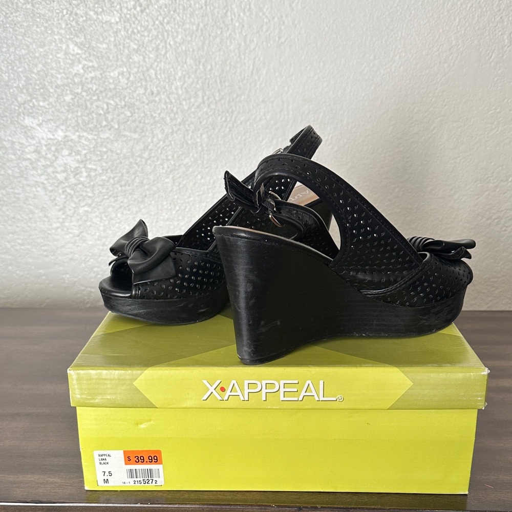 X-Appeal Elegant Black Wedge Heels